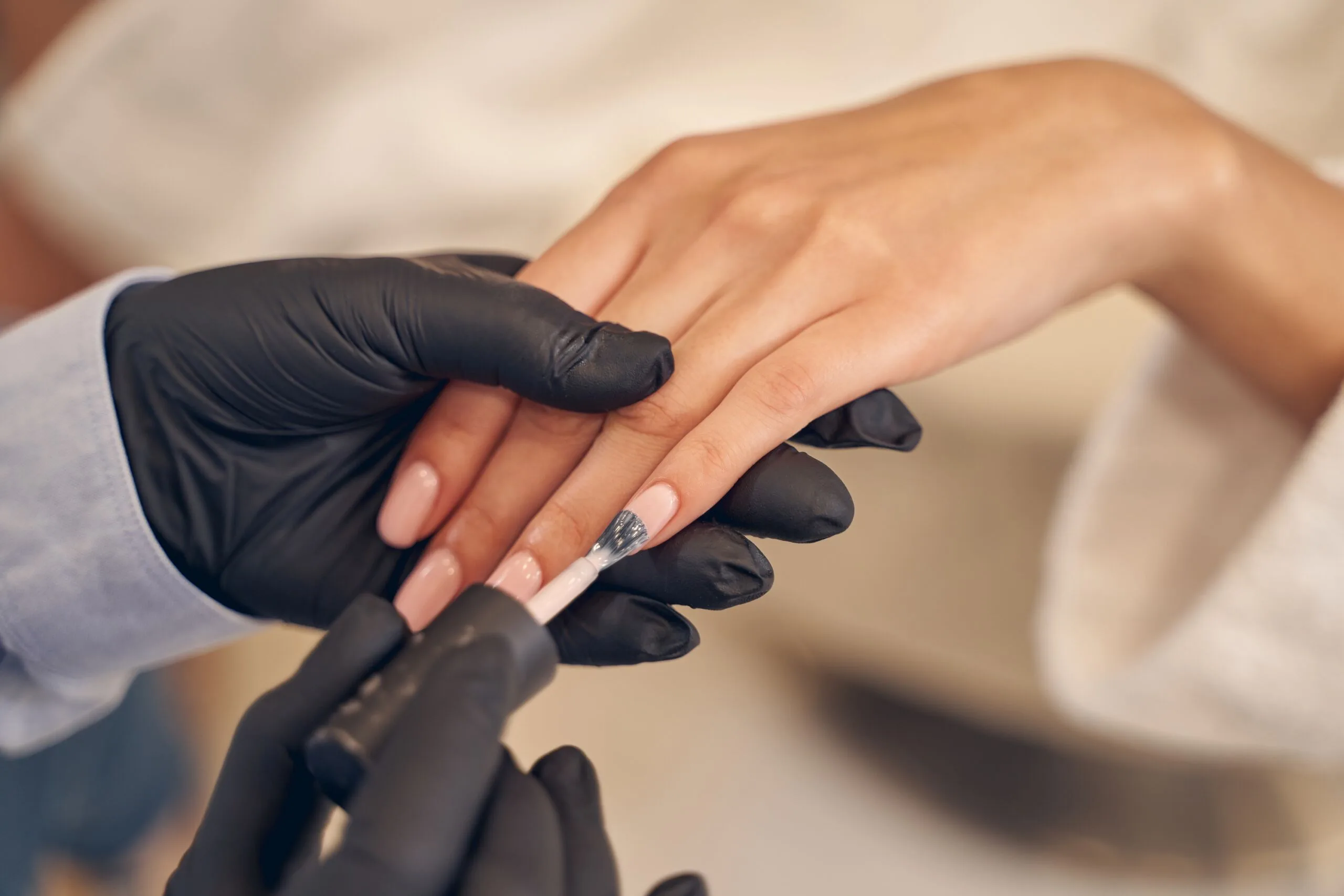 Manicura semi permanente