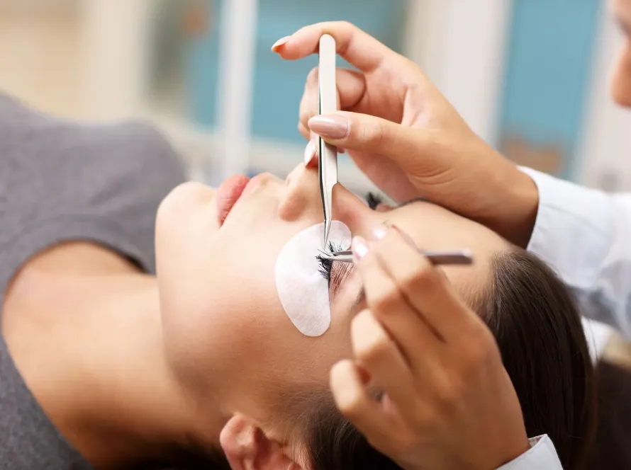 adult woman having eyelash extension in profession 2026 03 17 05 03 57 utc scaled | Bárbara estética y bienestar