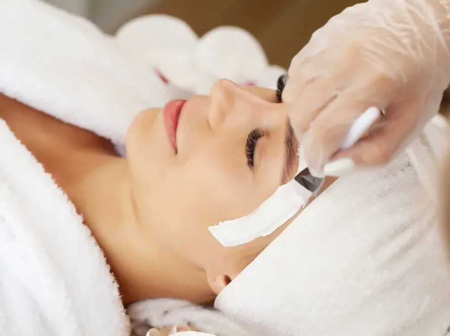 beautiful woman with facial mask at beauty salon 2026 01 08 05 22 12 utc | Bárbara estética y bienestar